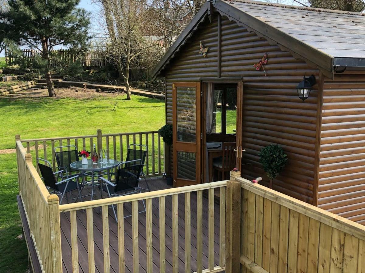 Cosy Dog Friendly Lodge With An Outdoor Bath On The Isle Of Wight Whitwell  エクステリア 写真