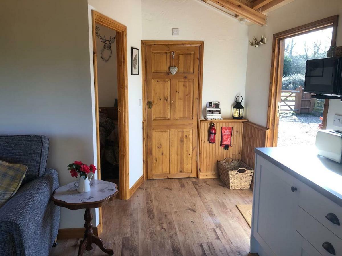 Cosy Dog Friendly Lodge With An Outdoor Bath On The Isle Of Wight Whitwell  エクステリア 写真