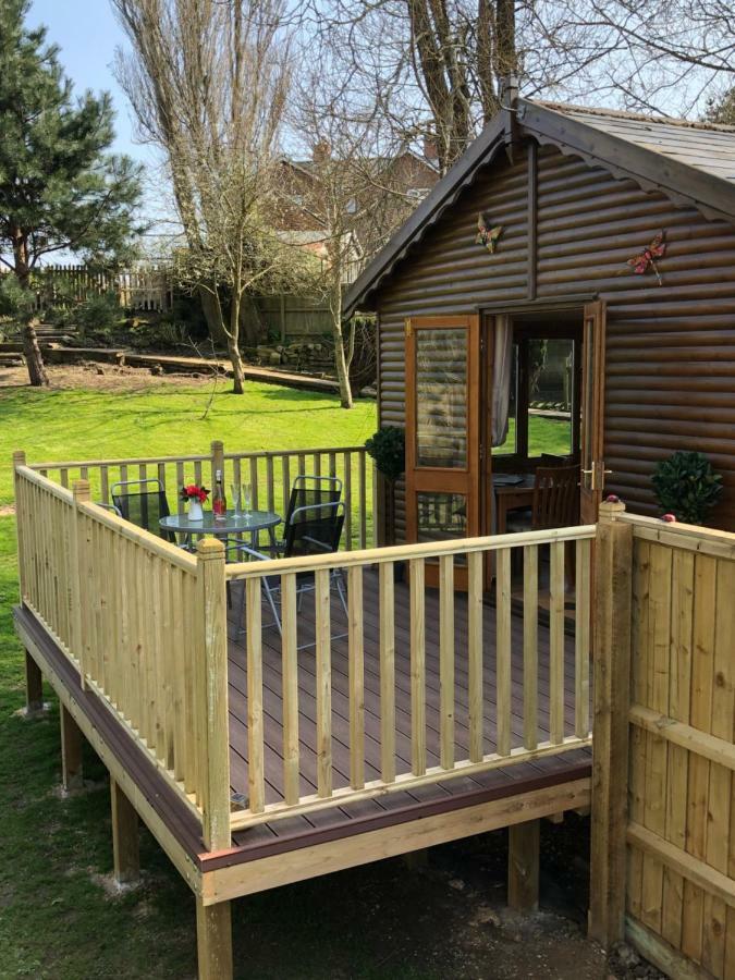 Cosy Dog Friendly Lodge With An Outdoor Bath On The Isle Of Wight Whitwell  エクステリア 写真